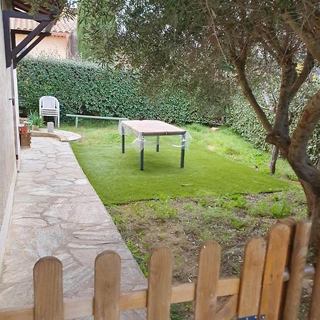 Appartement T2 Bas De Villa Avec Jardinet Au Calme Proche Mer ラ・セーヌ・シュル・メール エクステリア 写真