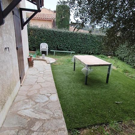 Appartement T2 Bas De Villa Avec Jardinet Au Calme Proche Mer ラ・セーヌ・シュル・メール エクステリア 写真